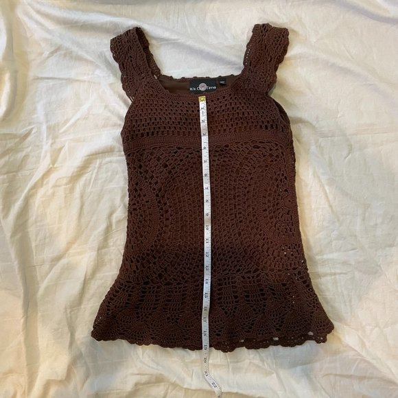 Ultra cute! Crochet sleeveless sweater top - Picture 5 of 11